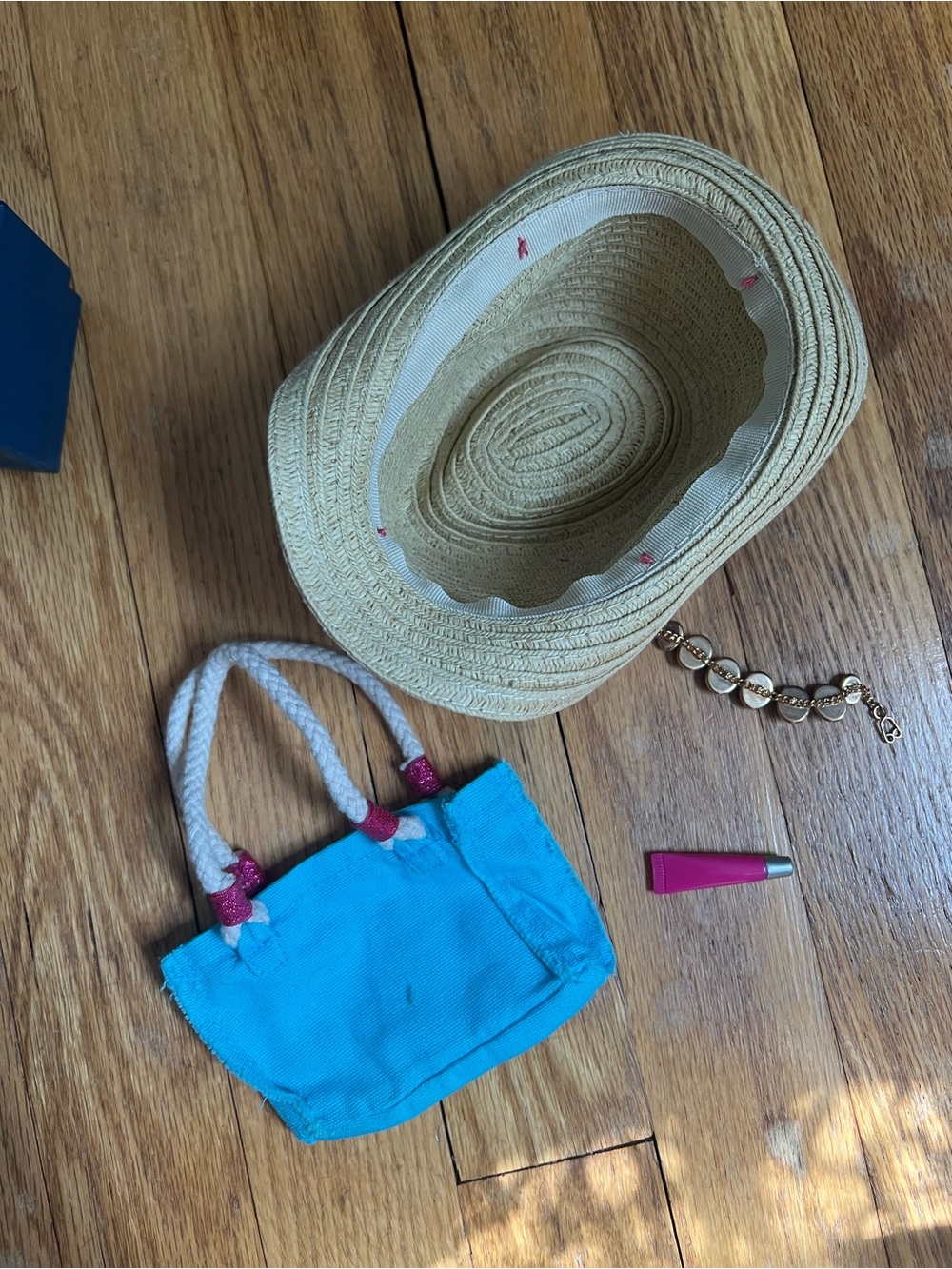 American Girl Retired Seaside Tote Set - Picture 2 of 2